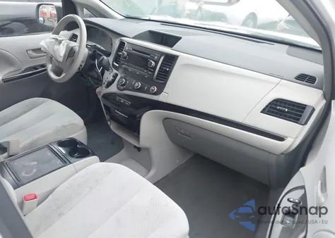 2012 Toyota Sienna Le V6 8 Passenger z USA, uszkodzony, nr VIN 5TDKK3DC2CS218290